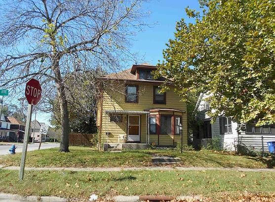 2nd image of 903 Logan Ave