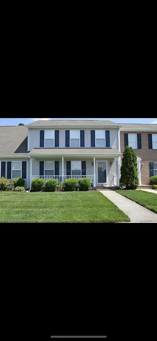 1005 Zircon Ct photo 1