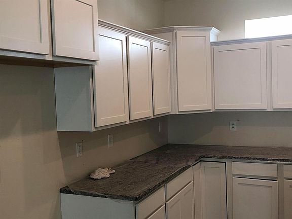 3rd image of 16 Pebble Beach Ln