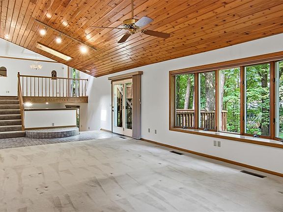 3rd image of 3728 Forest Heights Drive