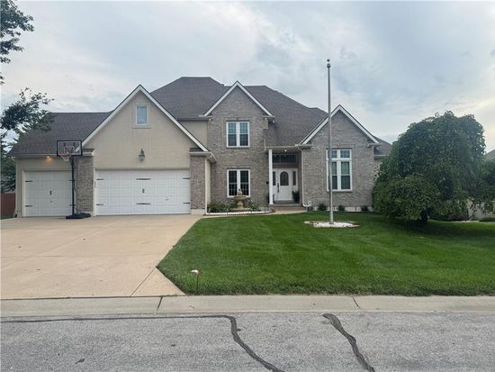 4204 NE Kennesaw Rdg, Lees Summit, MO 64064