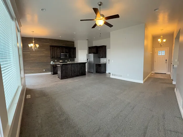 311 S Emery Ln — Photo 4