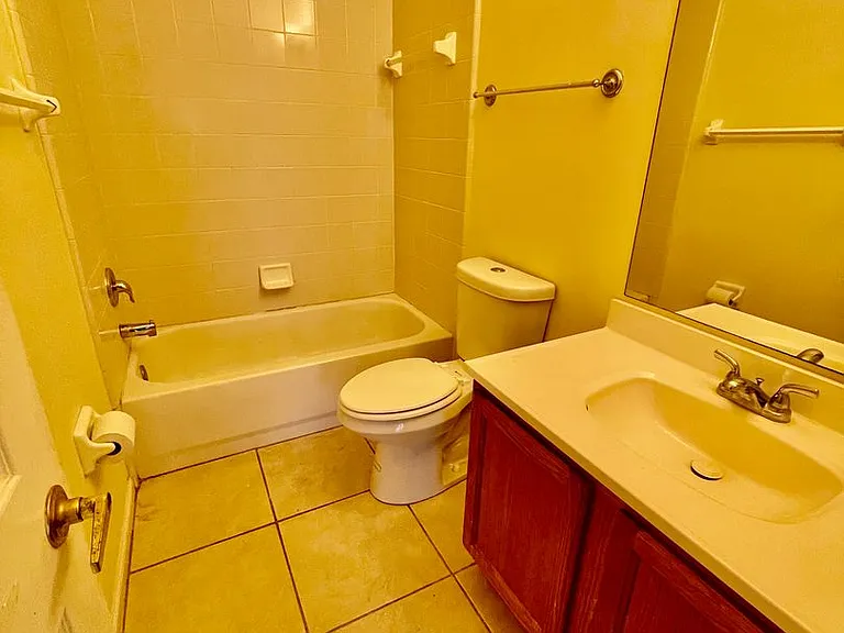 1601 Nectarine St #I6 — Photo 10