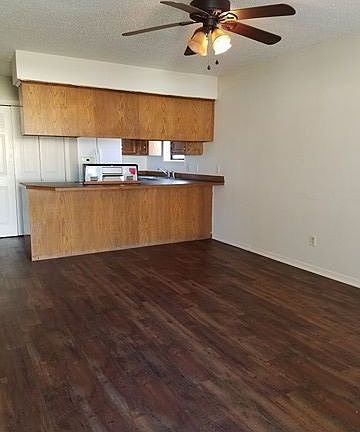 2nd image of 1305 N Greenwich Ave