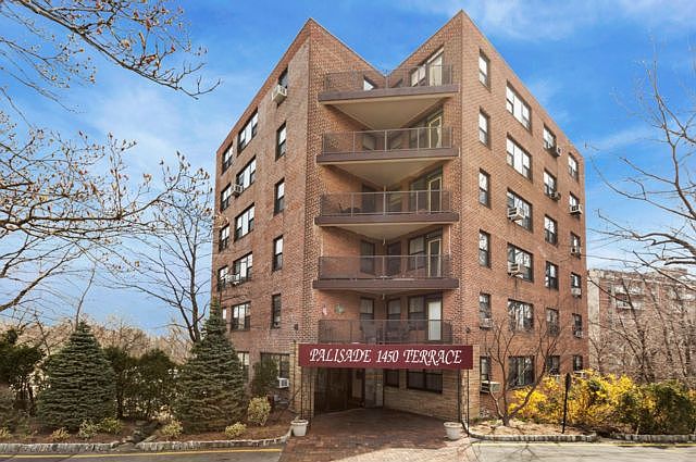1st image of 1450 Palisade Ave
