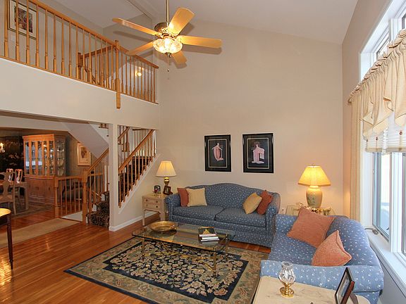 5th image of 60 Driftwood Dr