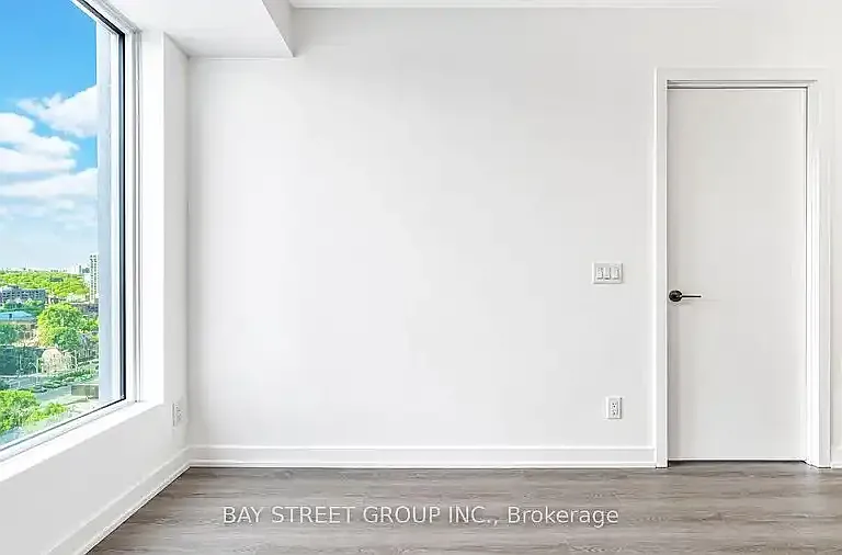 100 Queen St E #1817 — Photo 6
