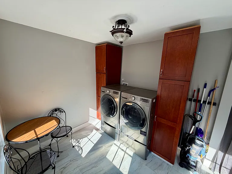 115 Caroline St #2 — Photo 15