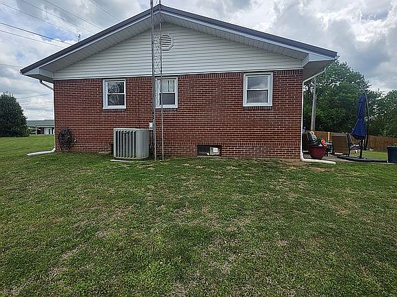 3rd image of 320 River St
