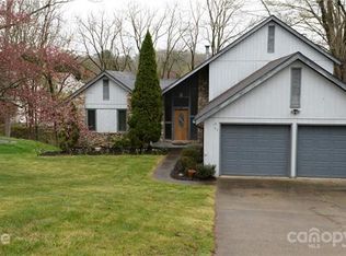 33 Captains Dr, Candler, NC 28715