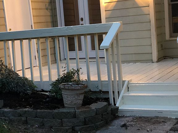 2nd image of 504 Oakmont Ln