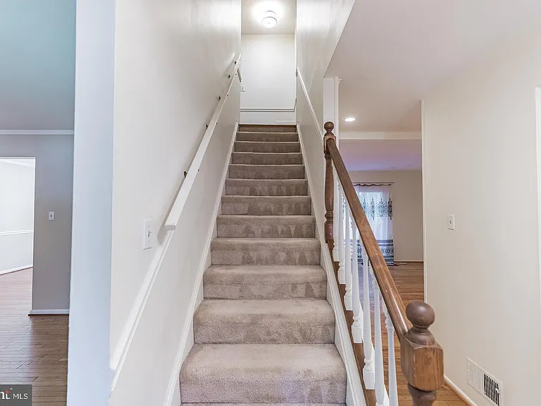 4283 Country Squire Ln — Photo 8