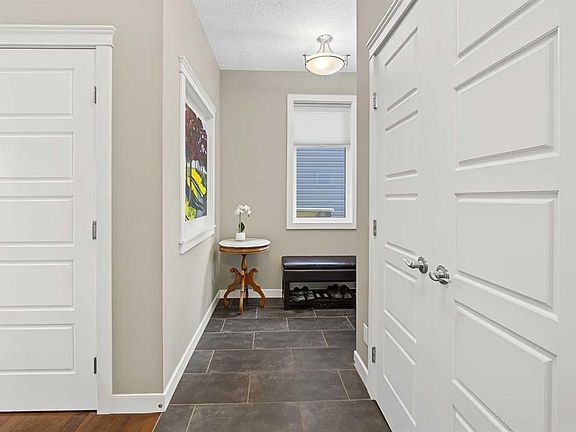 3rd image of 371 N Evanspark Gdns NW
