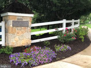 19 Grovehill Ct, Downingtown, PA 19335