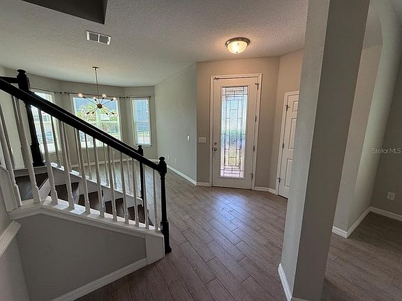 3rd image of 5251 Villa Rosa Ave