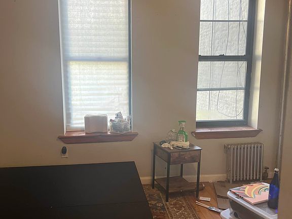2nd image of 265 E 10th St APT 3