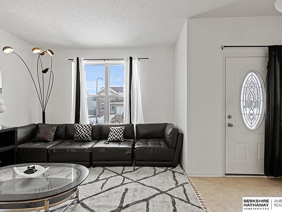 3rd image of 6468 Elm Hurst Dr