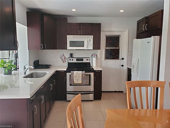 4th image of 1531 Medford Pl