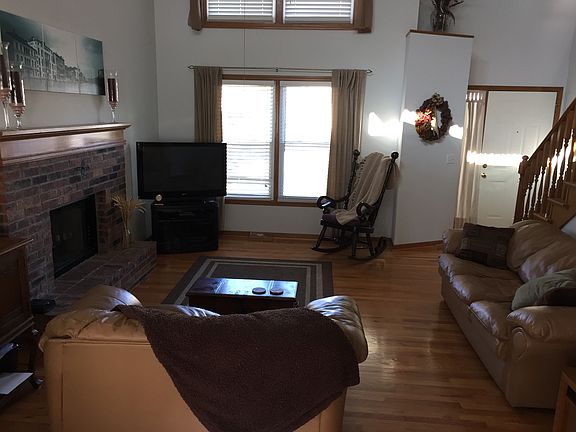 2 story L.R. new floors