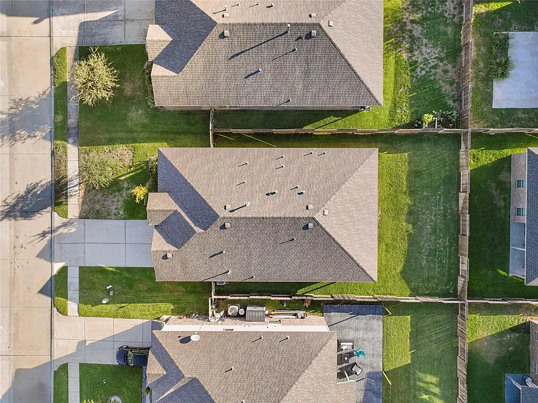 138 Meadow Grove Dr — Photo 3