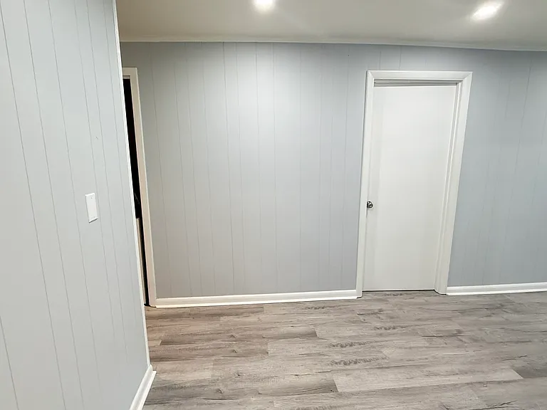215 Newton Ln — Photo 44