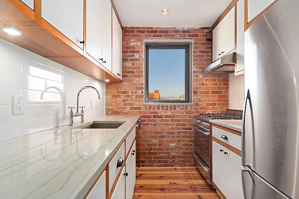 Rented by Artis Network Consulting & Real Estate Services Corp | media 9