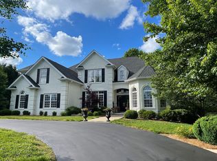 308 Graystone Ln, Bowling Green, KY 42103