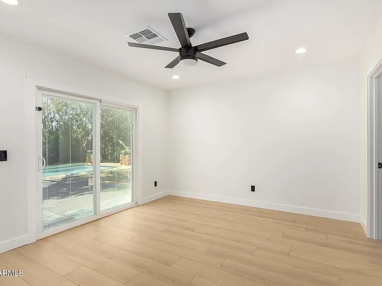 4016 E Edgemont Ave — Photo 19