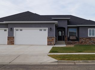 1300 Golden Eagle Ln, Bismarck, ND 58503