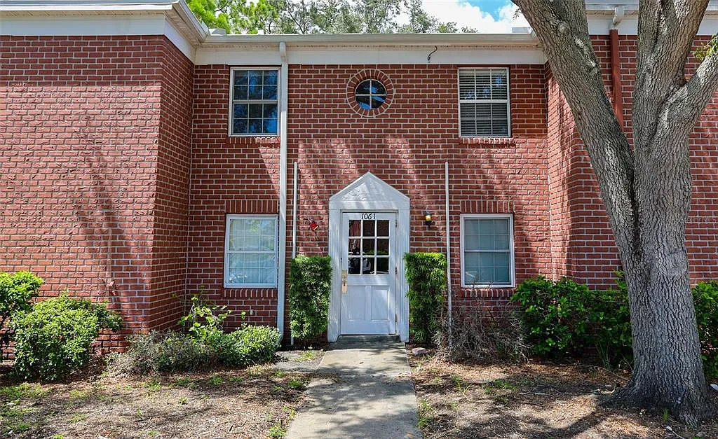 2 bed, 2.0 bath, 940 sqft, $1,750 — Photo 1