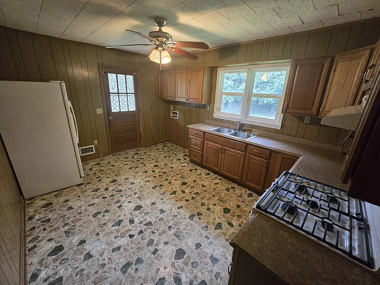 3157 Bethelview Rd — Photo 4