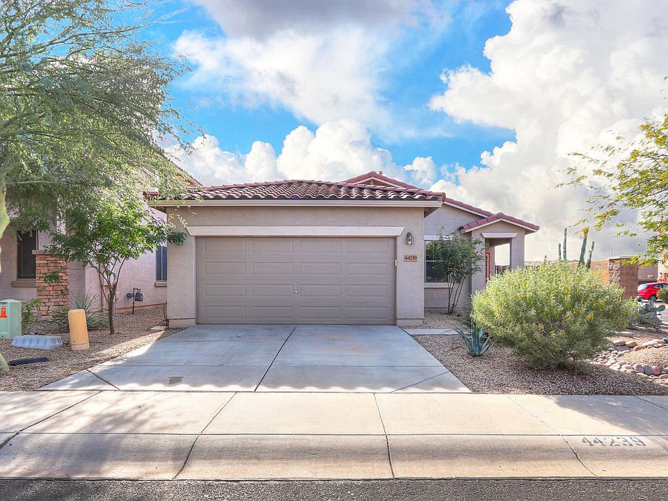 1st image of 44239 W Griffis Dr