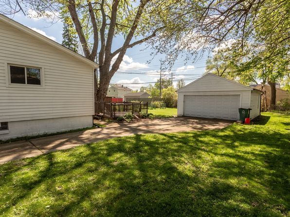 1904 Academy St, Ferndale, MI 48220