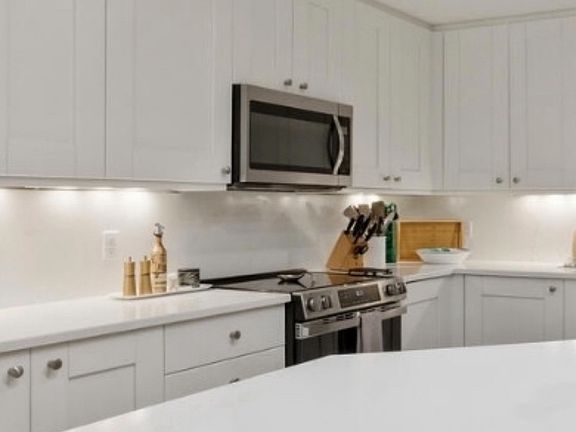 5th image of 1045 Sandpiper St Unit 202