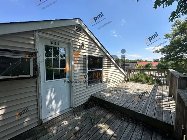224 S Main St, Kouts, IN 46347