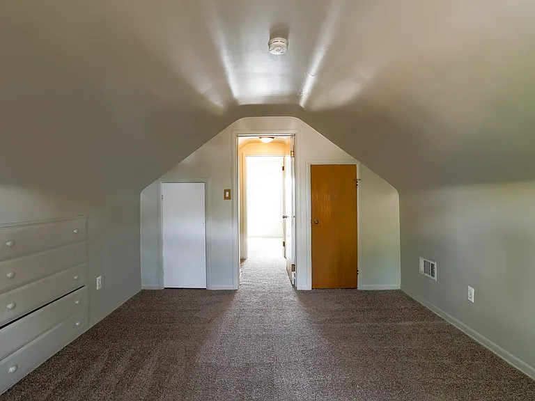 24535 Brittany Ave — Photo 10