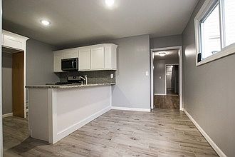 5th image of 23 Hawkins St