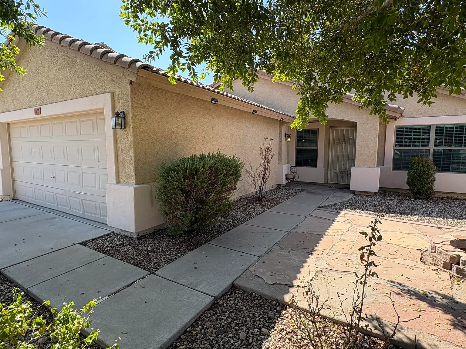 3 bed, 2.0 bath, 1600 sqft, $2,099 — Photo 1