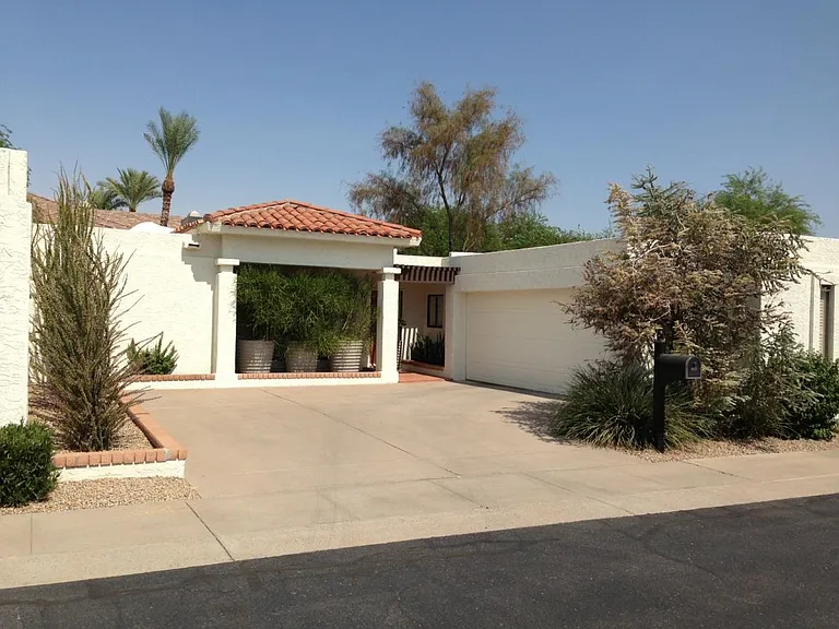 4819 N 35th Pl — Photo 1