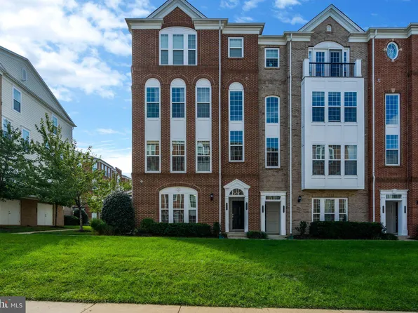 42790 Lauder Ter, Ashburn, VA 20147