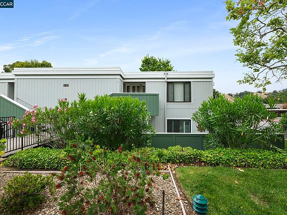 2nd image of 1100 Singingwood Ct APT 8