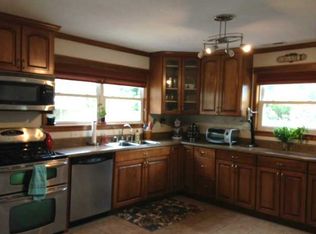 1061 Sharon Dr, Chesapeake, VA 23320
