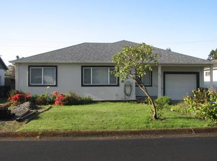 353 Spruce Dr, Brookings, OR