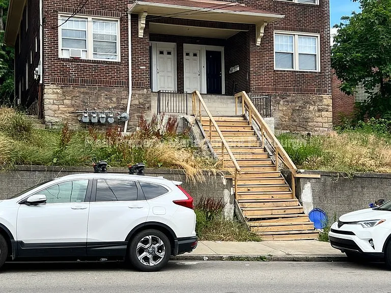 5735 Phillips Ave #1 — Photo 8