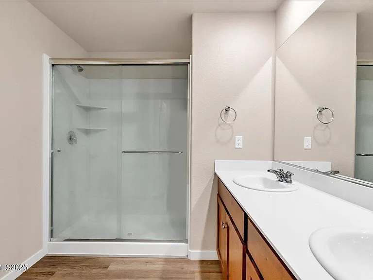 916 Garden Ct — Photo 35