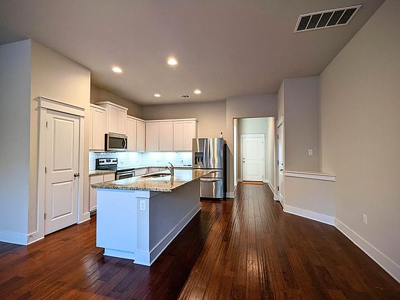 3rd image of 13501 Metric Blvd #23