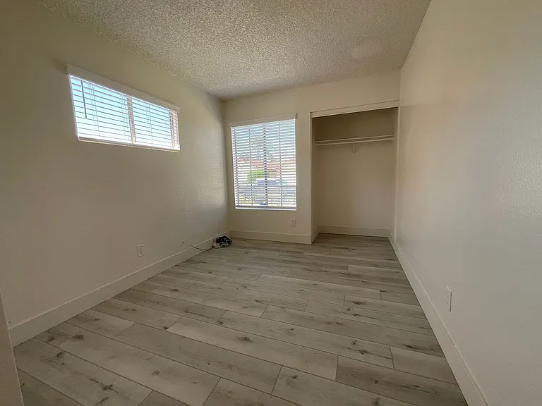 15345 Murray Ave — Photo 26