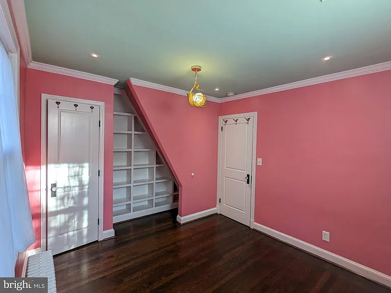 4910 Crescent St — Photo 21