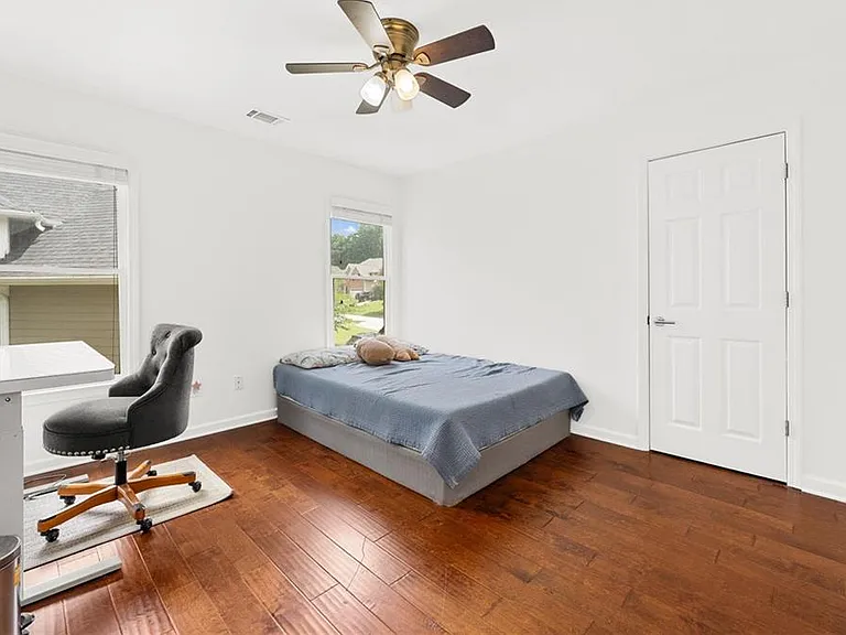790 Milton Oaks Dr — Photo 43