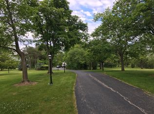 2805 Telegraph Rd, Bannockburn, IL 60015